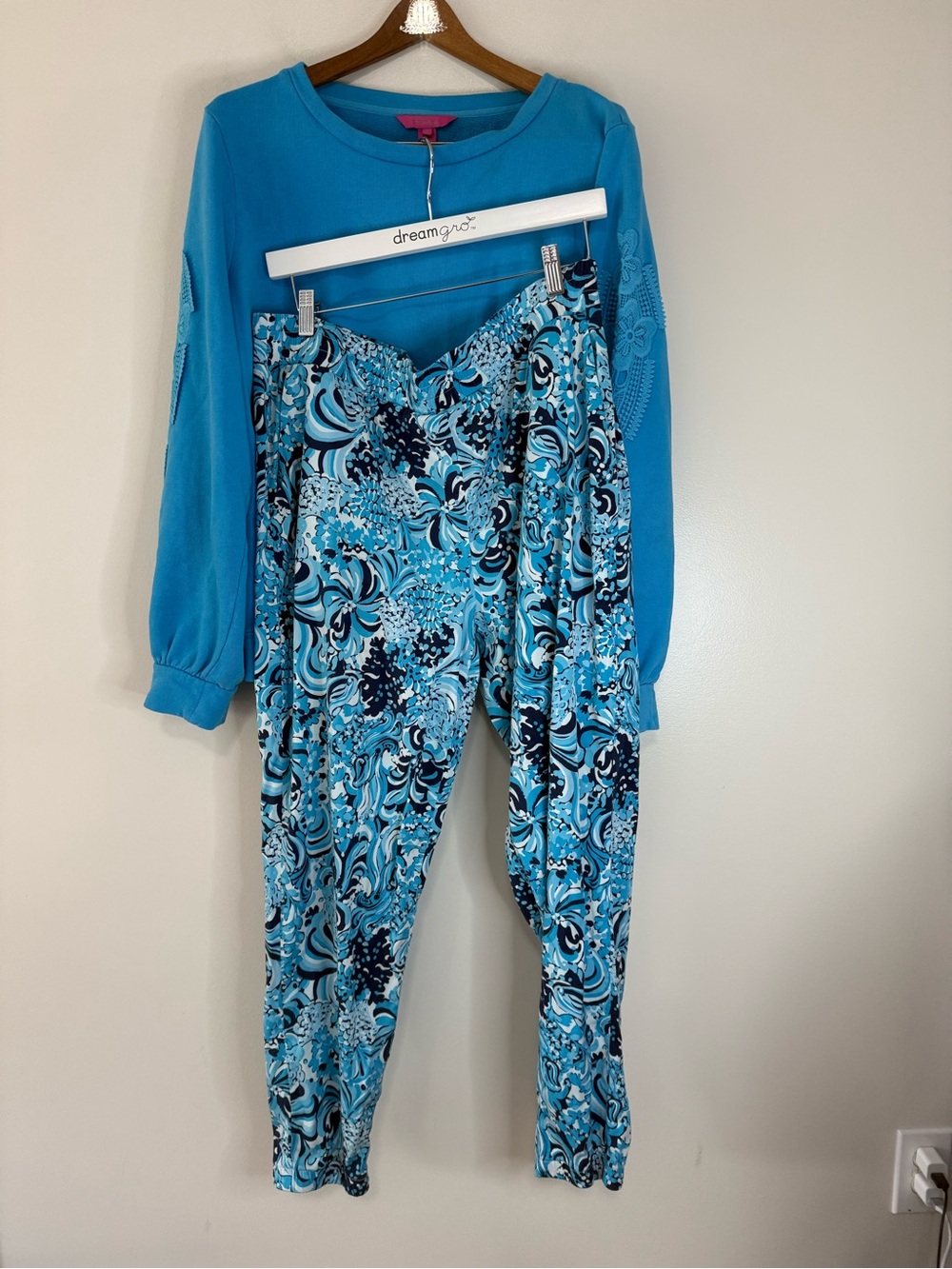 Lilly Pulitzer set Blue Printed Women's Jogger Pants and Sweatshirt size XL